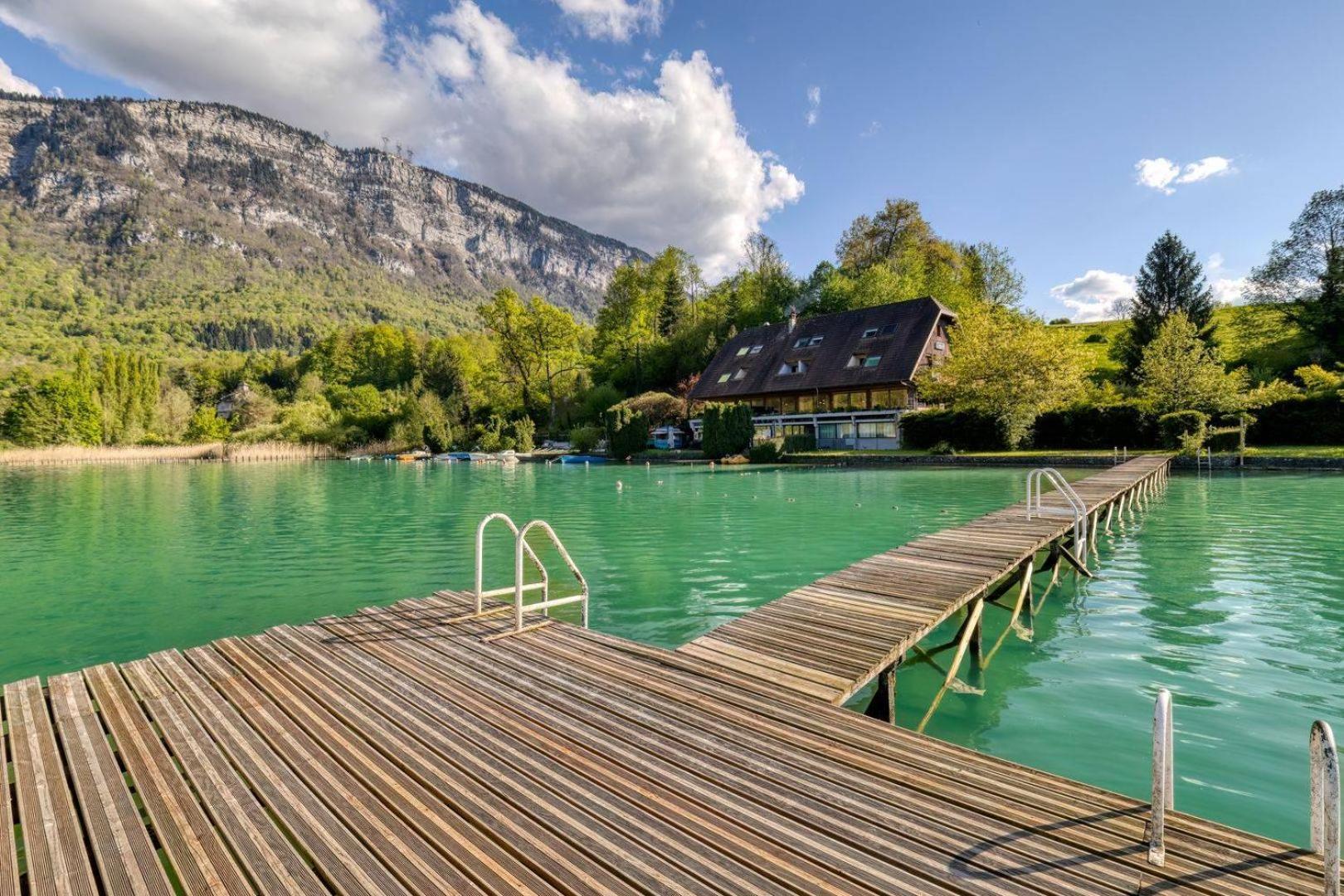 Les Sirenes Hotel Lepin-le-Lac Екстериор снимка