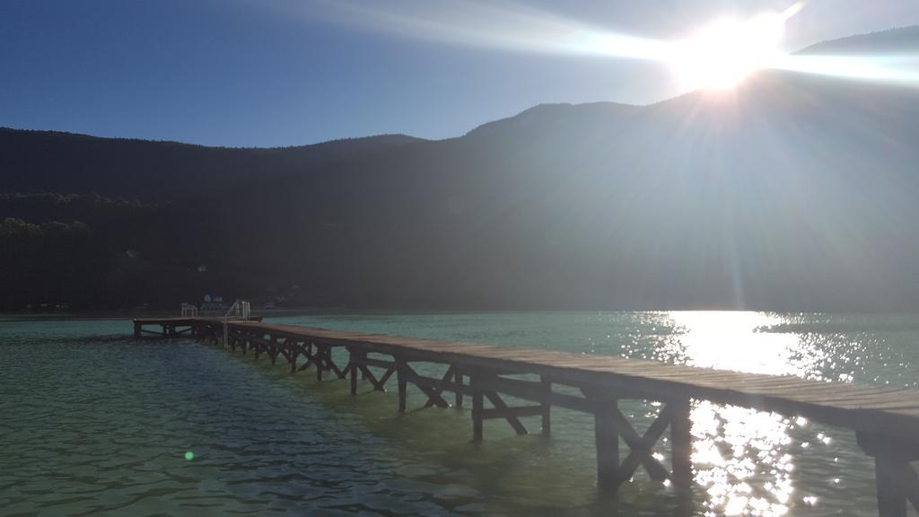 Les Sirenes Hotel Lepin-le-Lac Екстериор снимка